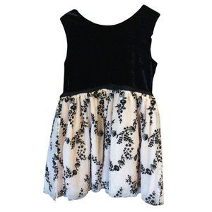 Size: 5 - Girls Velvety Floral Formal Dress